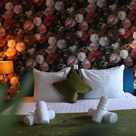 Hotel West Inn Hippolytushoef エクステリア 写真